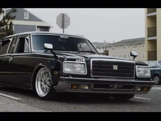 toyota  #丰田  #丰田世纪  #豪华车  #气动避震  #低趴姿态