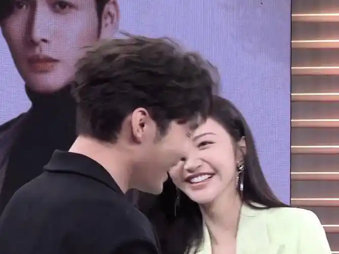 《司藤》最强售后,张彬彬景甜合体出镜,戏外真实关系一目了然_互动