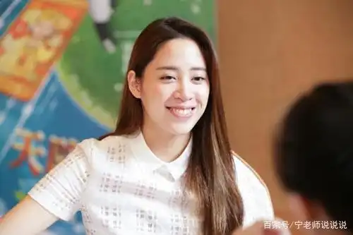 欧阳妮妮张书豪否认恋情,两人同居被拍,深夜24小时未离开