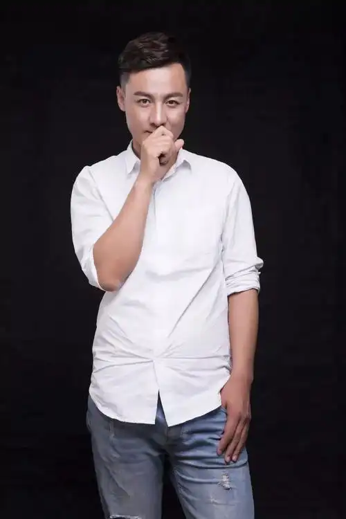 【文艺998】绚丽多彩的旋律,跑不出一颗草原心——歌手张强_内蒙古