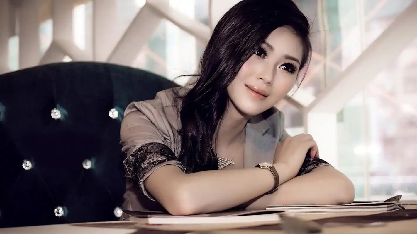 美女高清大图桌面壁纸之养眼美人高清大图预览1920x1200_美女壁纸下载