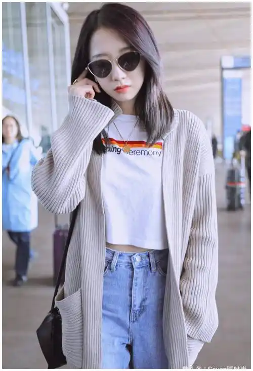原创孟美岐真会穿西装牛仔裤简约干练又保暖戴上墨镜潮范十足