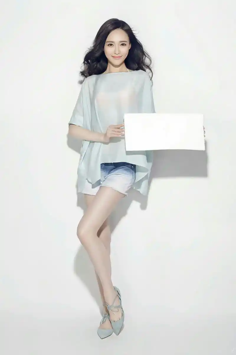 唐嫣早期写真,红色高跟鞋77白色长裤也太顶了吧[舔屏]#唐嫣