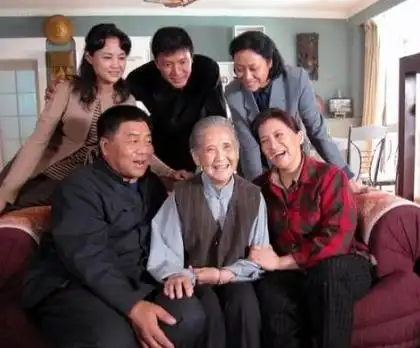 奶奶专业户鲁园53岁初登荧屏78岁获飞天奖年近九十还在拍戏