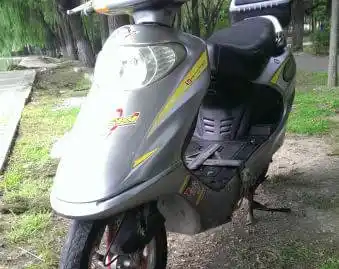 出售个人自用48v20a金超威电动踏板车