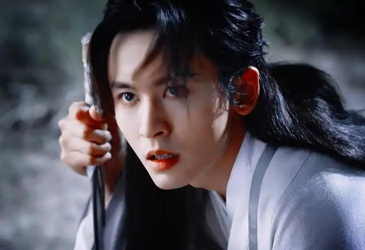 张哲瀚三大古装造型周子舒心有千阙青莲妖尊一眼万年