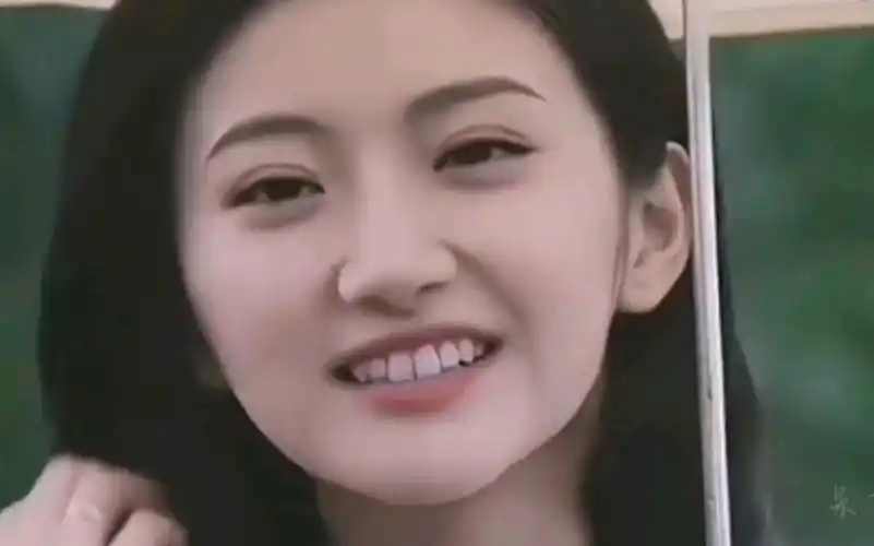 景甜也太绝了,原来她刚出道时就这么惊艳了