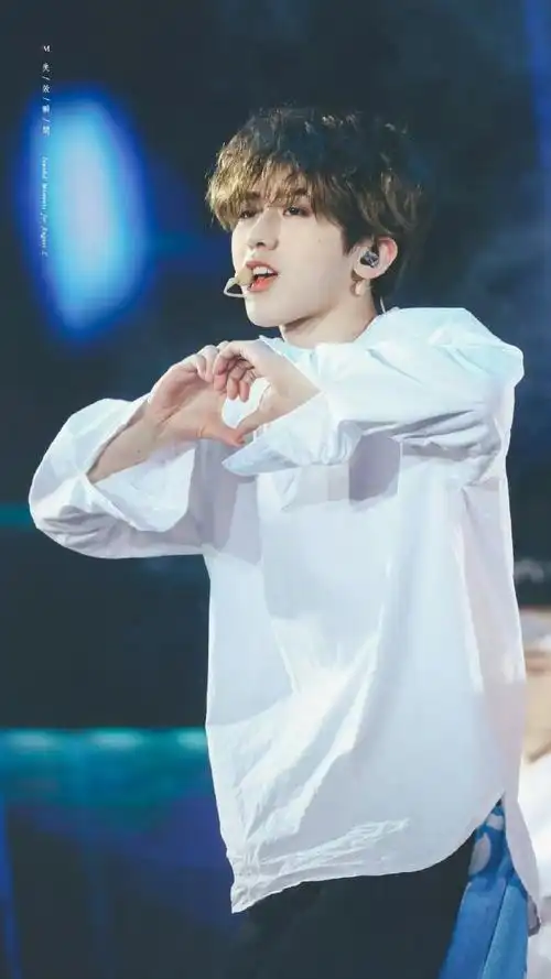 别叹气  520收获坤坤给你比心  [我爱你][康乃馨]    #蔡徐坤