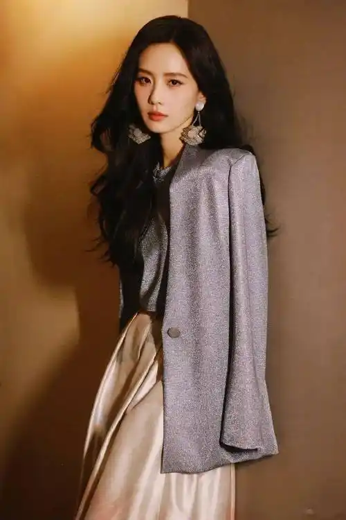 王鸥黑陈哲远?任嘉伦被高层打压?郭敬明痛骂程潇?倪妮撩戏骨?