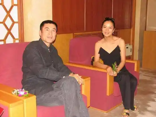 苏岩陈道明走红地毯相约红楼梦选秀组图