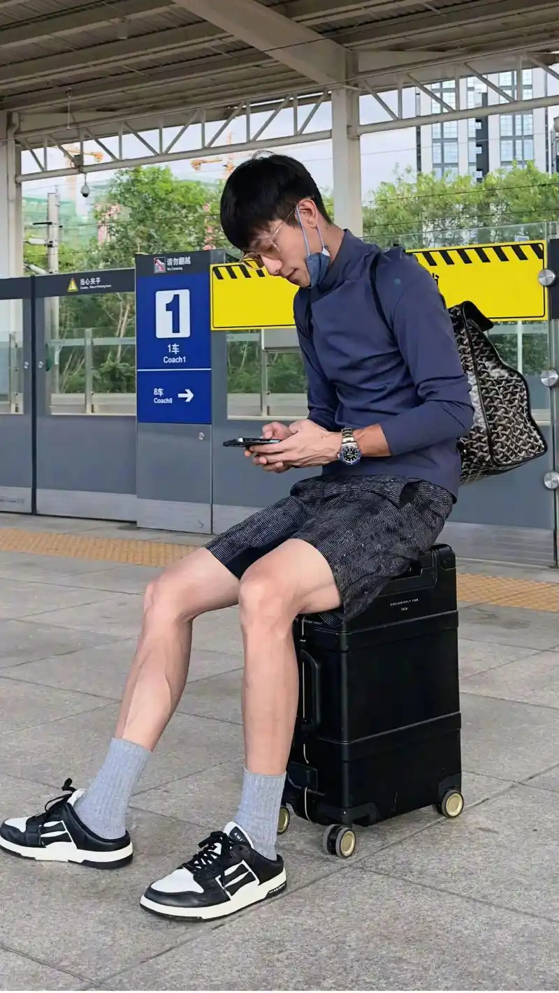 是近期的 哥好帅! #金牛 #张一山 - 抖音