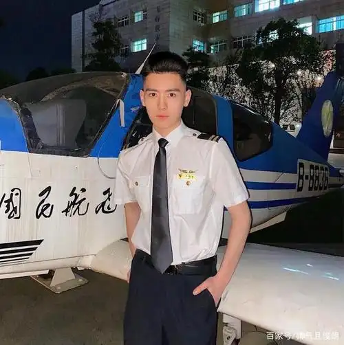 活捉一枚鲜肉空少,小哥哥这颜值身材好养眼