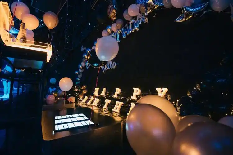 酒吧生日布置ins风灰色豪华生日派对惊喜