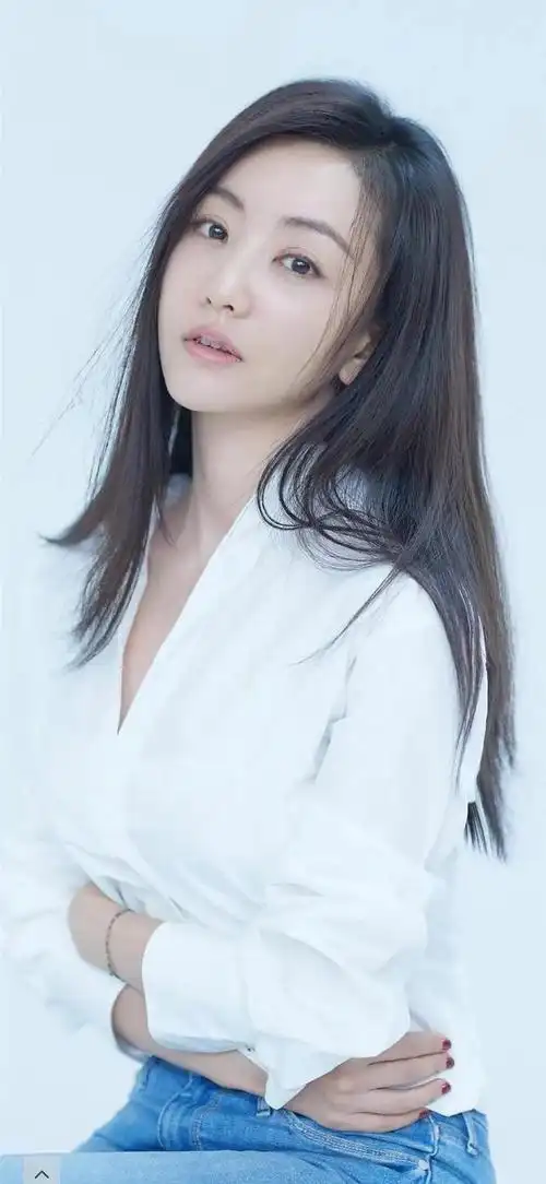 杨蓉:清纯优雅,美丽可爱!__财经头条