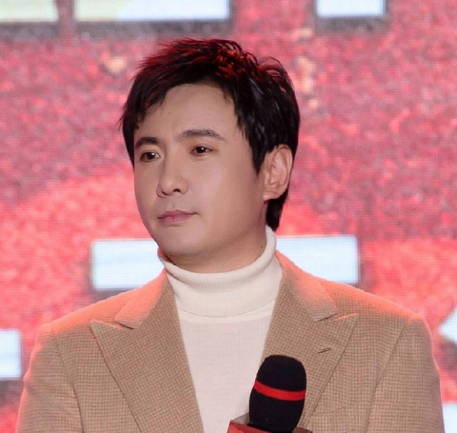 沈腾年轻时有多帅?当他20岁珍藏旧照被曝光,不愧是当过校草的人