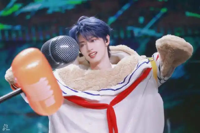 朱志鑫[超话]#可爱宝宝鑫志所向丨朱志鑫的微博视频8715彼得潘fo