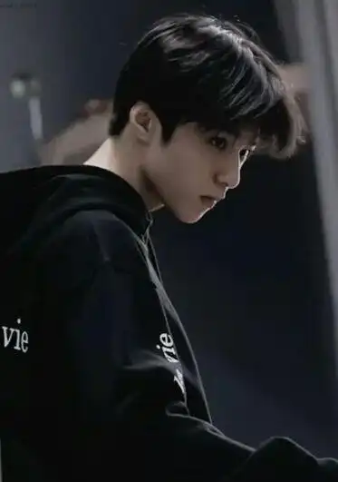 tnt刘耀文黑色系