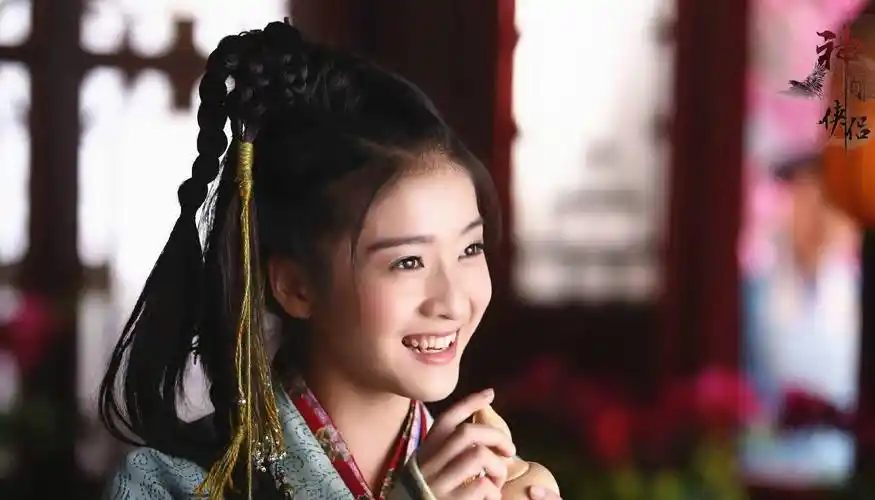 11版本郭襄扮演者:曾华倩惊鸿一瞥,杨幂灵动,最经典非她莫属_电视剧