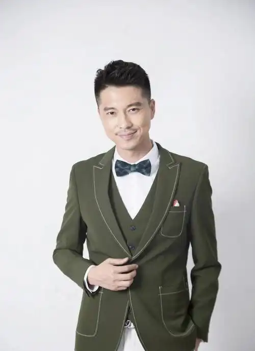 演员王雷娶相爱7年女友李小萌结婚9年无绯闻40岁成视帝