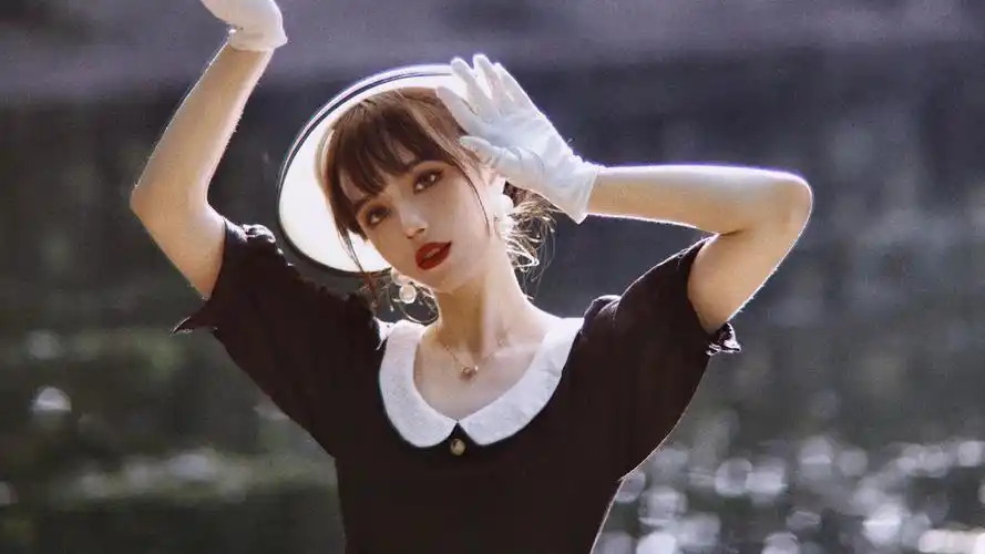 成熟御姐贵妇气质性感魅惑写真