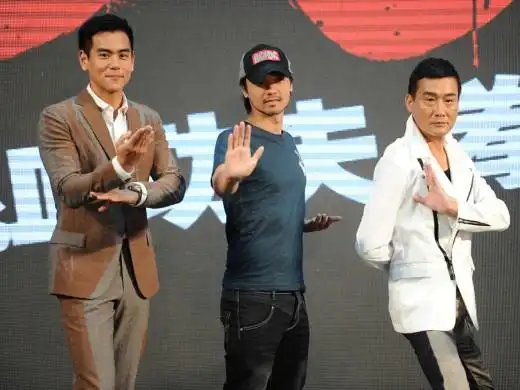 彭于晏(左起),导演冯德伦,梁家辉一起出席《太极》北京记者会.