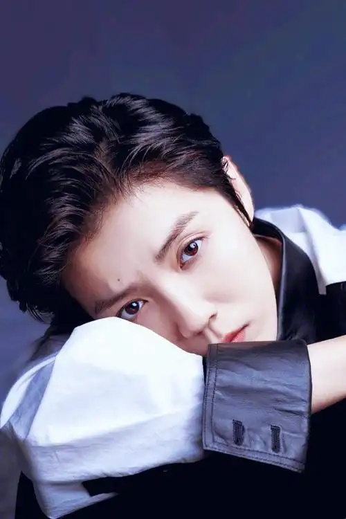 鹿晗 黑白狼奔造型