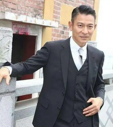 刘德华发型又酷又帅蓬松又整齐更有男人味喜欢油头的男生试试