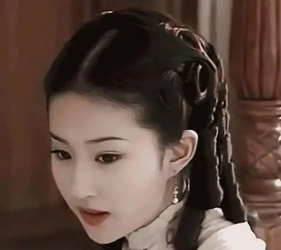 刘亦菲和陈金飞聚餐被拍,碎花长裙疯狂撒娇_事业_演艺圈_刘晓莉