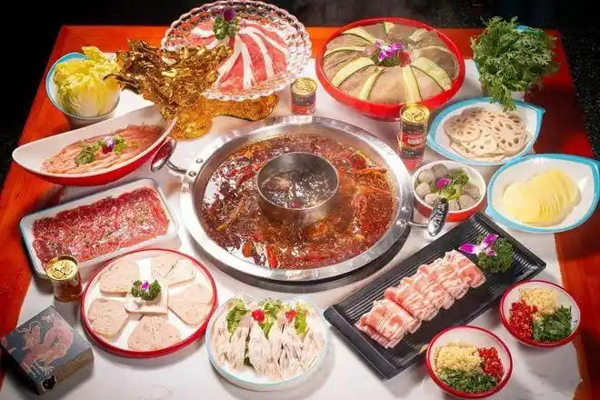 菜品"鲜"入为主,油碟重庆而来 ▼融合出更出彩的味道而大龙火锅的菜品