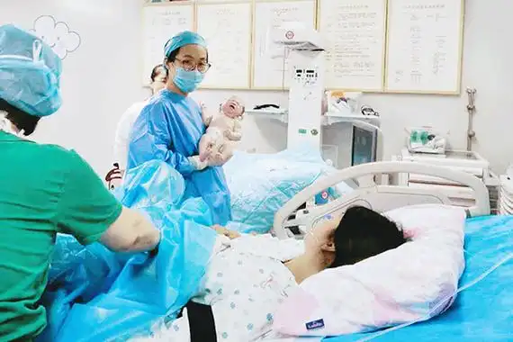 女性双子宫生孩子能否顺产