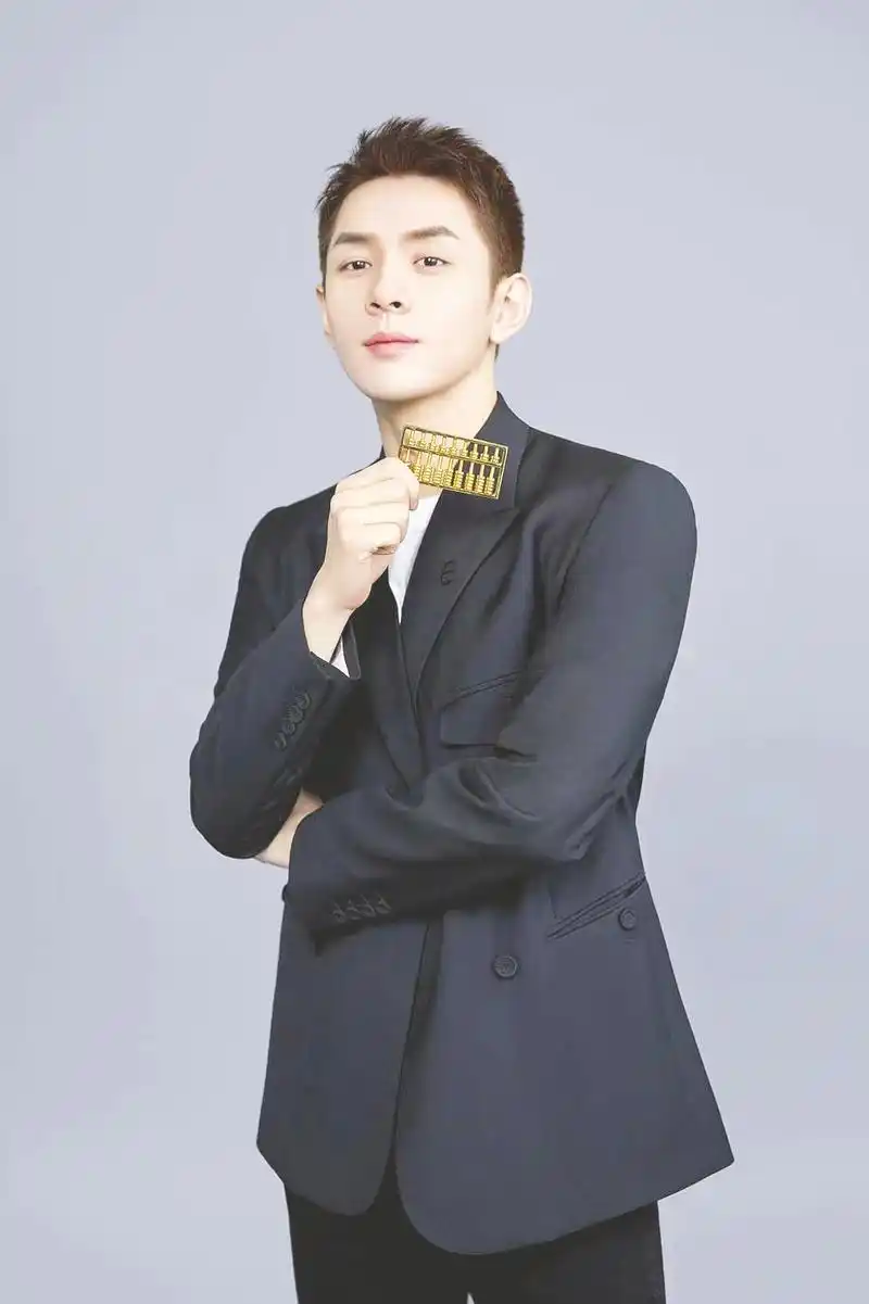 李佳琦谈新国潮对消费者负责任流量才是褒义词