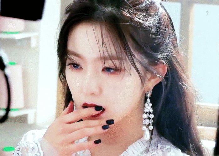 的泫雅 三四五代 (三代) 金智秀 不上镜的女人我好想见一次 裴珠泫 的