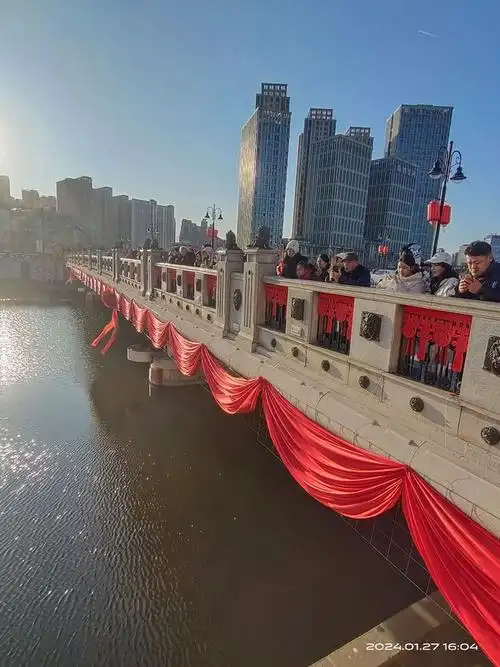 天津人怎么可能忘记狮子林桥披红挂绿再隆重装扮也不为过