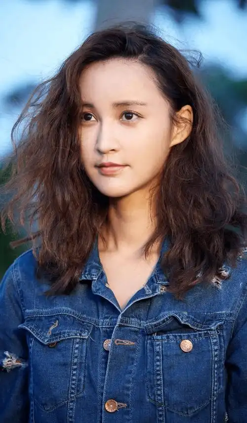 二姐张歆艺:性感身材炸裂屏幕,袁弘捡到宝了!谁看了不心动啊!