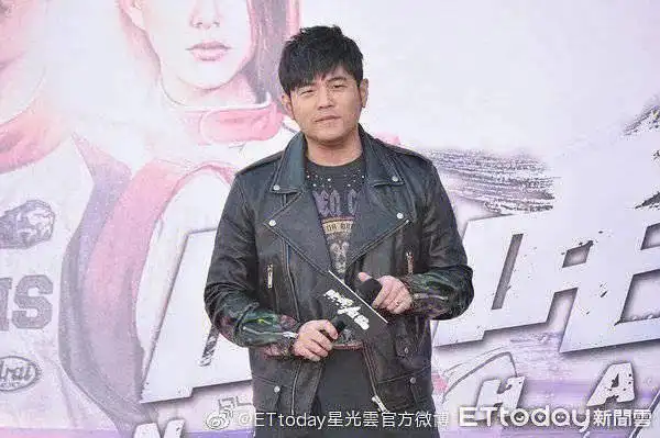 杰伦哥咋又胖了😂😂😂