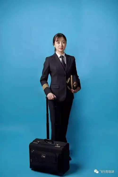 中国最美女机长分享成长经历:23岁进国航,28岁成国航首位女机