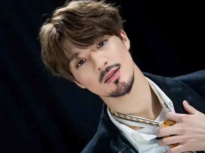 看了隔壁有胡子的图,有被帅到!