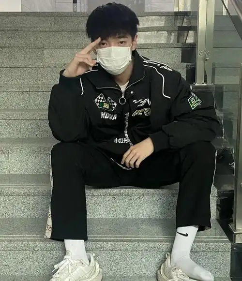 96网恋奔现失败了怎么办_奔现_ootd_男高中生_潮流_穿搭ootd_整体