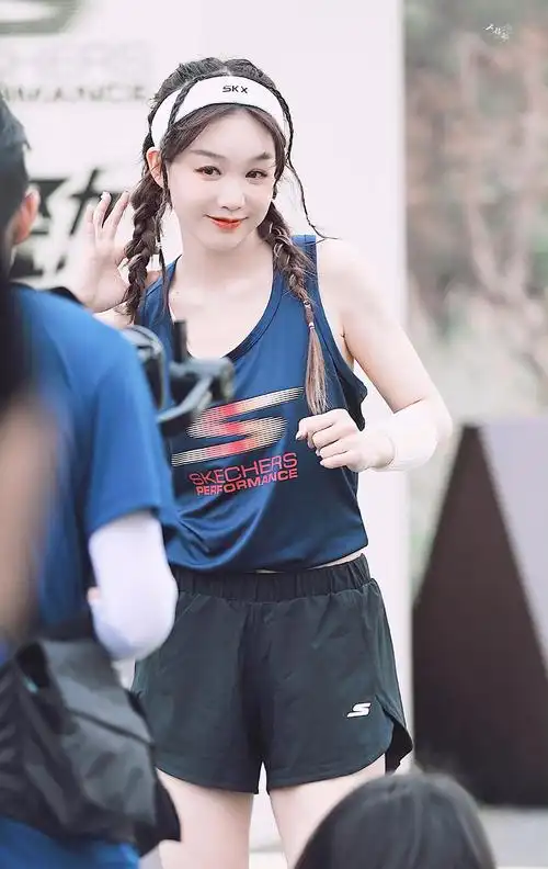 徐梦洁今天斯凯奇活动图又要跑步了