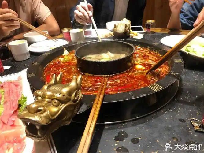 > 大龙火锅(江油旗舰店)推荐菜:分类:餐馆;中餐;餐饮;火锅;重庆火锅