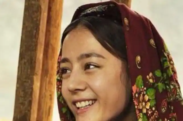 迪丽热巴一组旧照,是不是原装脸一看便知,最后一张太真实!