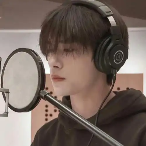 易烊千玺神仙颜值氛围感头像大全