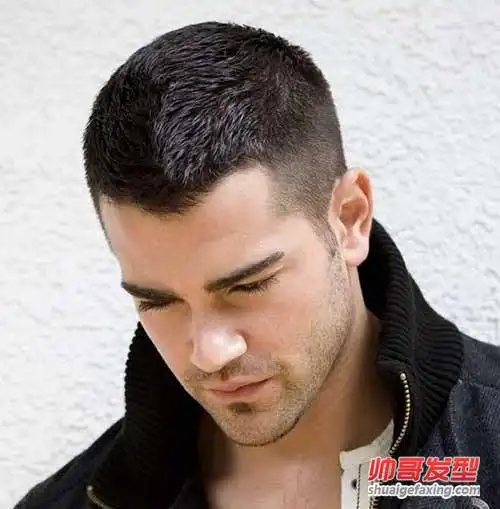 男士四周剃光的发型 欧美潮男个性短发图片(3)