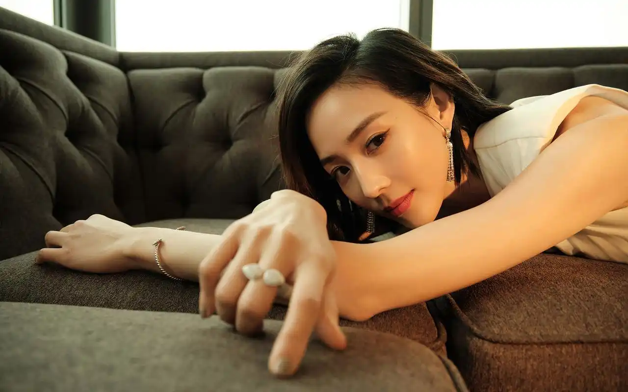 张钧甯深v长裙性感高清桌面壁纸