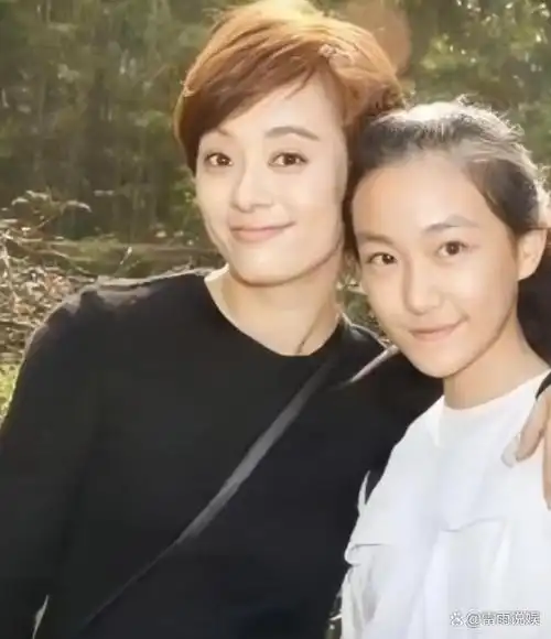 孙俪是不是顶级美女呢?看她和章子怡等人的合照就知道了