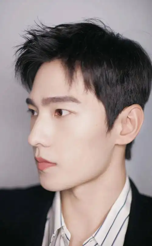 来人啊麻烦给杨洋的鼻子上个保险67