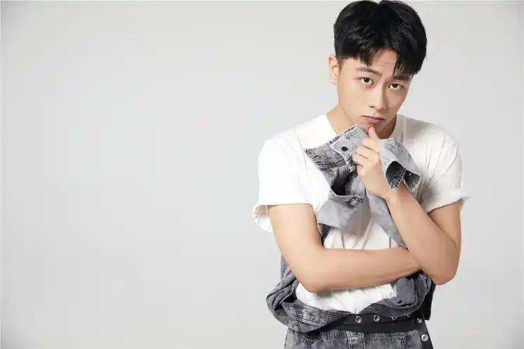 演员表电视剧2017赤间杏里饭丰万理江饰栗山航渡部笃郎饰《月陨回声》