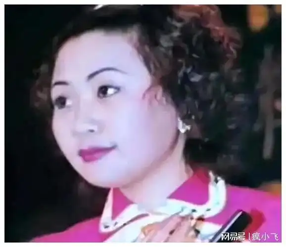 当郭麒麟重新遇见母亲胡中惠的那一刻,儿时的怨愤早已烟消云散.