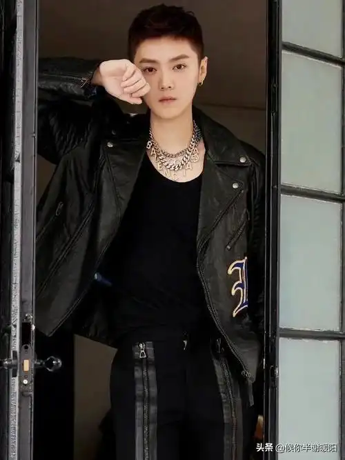 最适合戴项链的几位男明星王一博李现霸气肖战精致又矜贵