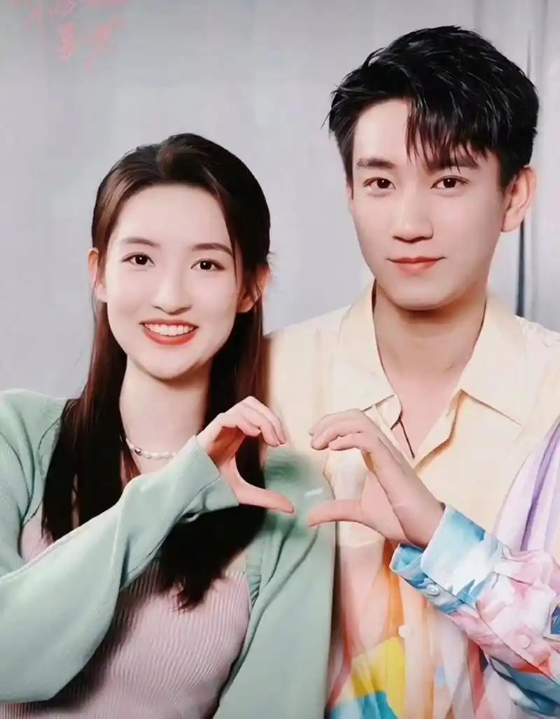 王玉雯没分手,杨玏王玉雯的恋情,粉丝一直不看好甚至传他们分手了.